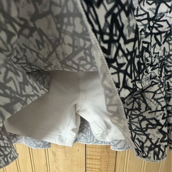 NIKE Dri-FIT Women's Black & White Printed Stretch Skirt Size Small - Picture 3 of 6